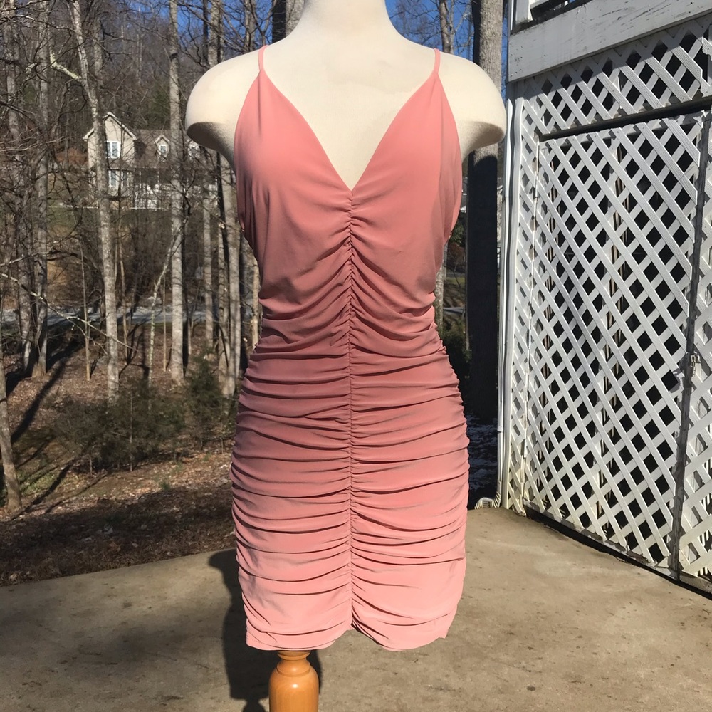 Poppin’ Rose’ in this Rose Pink Body Con Baby 💓